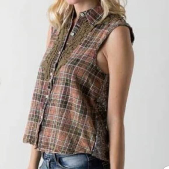 Gimmicks by BKE Buckle Western Plaid Lace Sequins Button Up Tank Top Medium - Picture 3 of 5